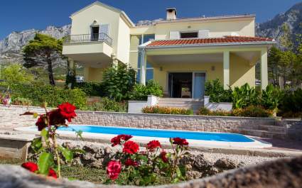 Villa Luna with private pool in Makarska
