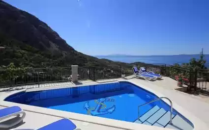 Villa Ivo i Bepo with heated pool in Makarska