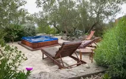 Holiday house Davor with jacuzzi in Makarska