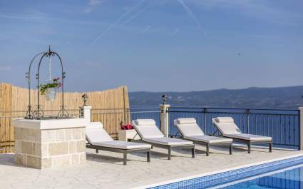 Villa Nareste mit beheiztem Pool