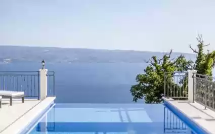 Villa Nareste mit beheiztem Pool
