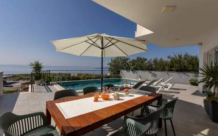  Luxury villa Mae in Makarska, basketball court