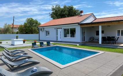 Holiday House Ori with private pool - Valbandon