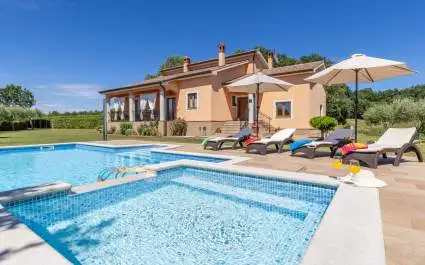Villa Antonela