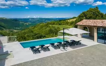 Villa Grazia with heated Pool