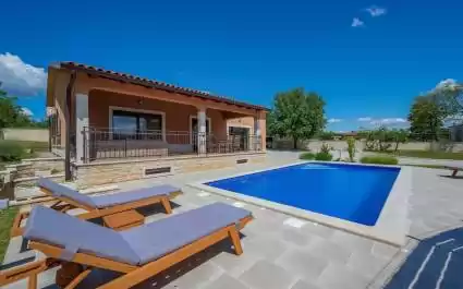 Villa Luna Tinjan, Pool and Wellness