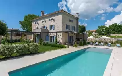 Villa Pi mit beheiztem Pool