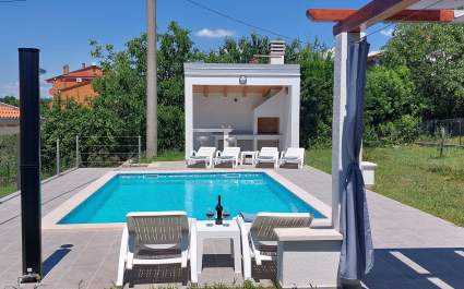 Villa Amoena con piscina privata e sauna, vicino a Cittanova