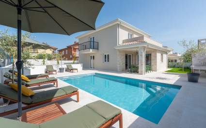 Villa An con piscina privata, vicino a Umago