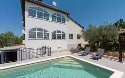 Ferienhaus Korsa mit privatem Pool