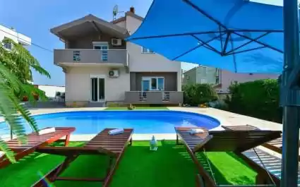 Kiara con piscina privata