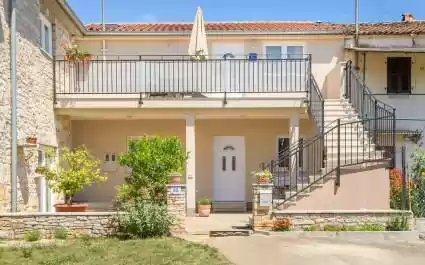 Apartment Bruneta 2 mit Terrasse