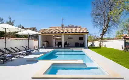 Villa Nola