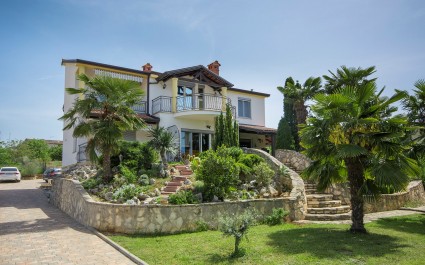 Apartment Ljiljana I mit Terrasse und Grill