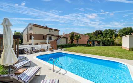 APP Sandro mit Pool A1
