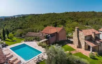 Villa Malini with Pool, Sauna and Fenced Garden