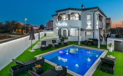 Villa White