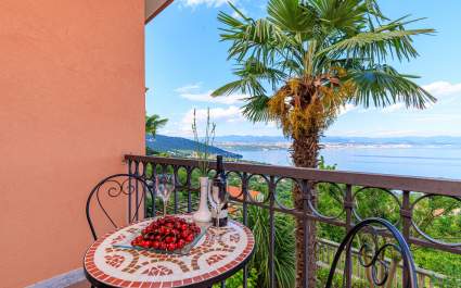 Ferienwohnung Jasminka I mit Balkon und Meerblick - Lovran