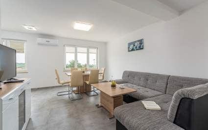 Three-Bedroom Apartment Smilys II