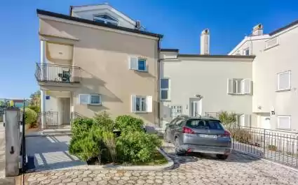 Apartment Perla with Terrace