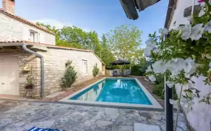 Casa Gustinka