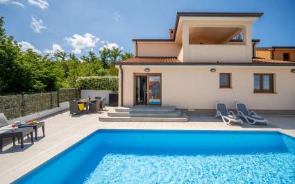 Villa Nina Radmani