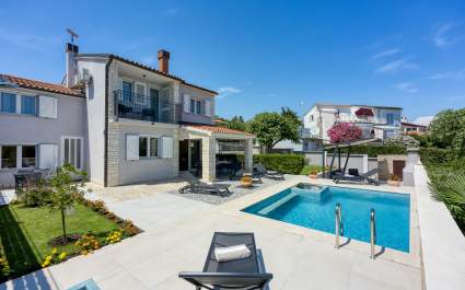 Breeze Holiday Home