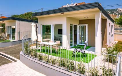 Arti Holiday House N2