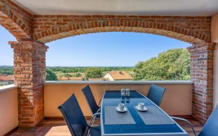 Apartment M with Panoramic View