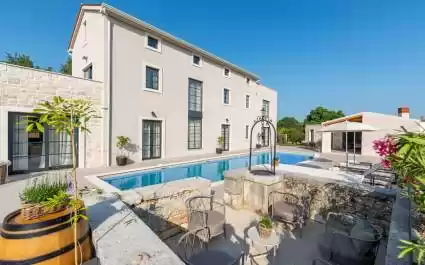 Villa Madora