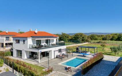 Villa Victoria -heated pool