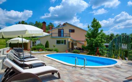 Holiday House Mikela