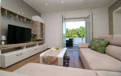 App Jadran Porec with Private Pool