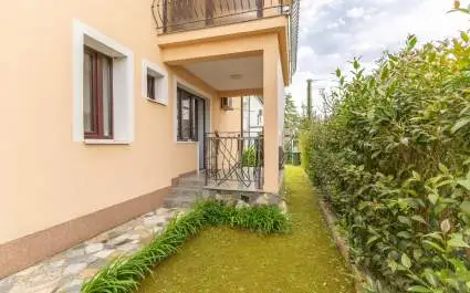 Apartman Vera A2 s pogledom na vrt