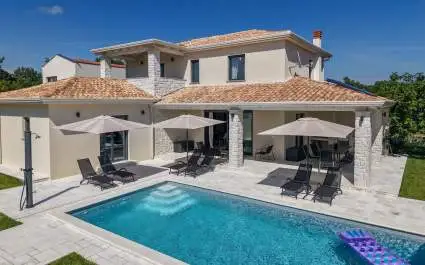 Villa Luni - Neu im Angebot *****