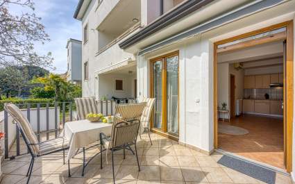 Appartamento Giardino No.1 con 2 Camere da Letto e Terrazza