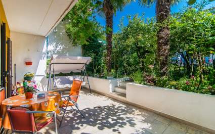 Apartment Natalia Kadum, walking distance to the Beaches