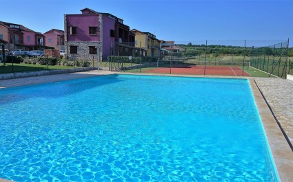 Zanella with Pool in Resort Gedici