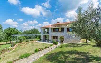 Ferienwohnung Rajko II mit Terrasse