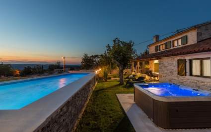 Villa Ana Rita with jacuzzi and heated pool