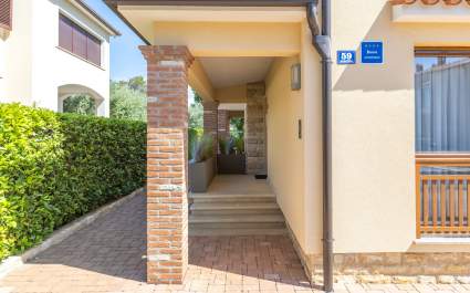 Ferienwohnung Hana II mit Terrasse