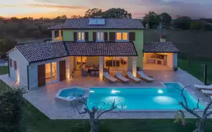 Villa Gardenia s bazenom i vrtom