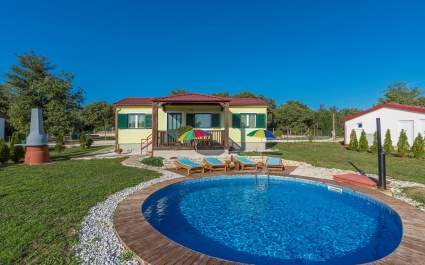 Holiday House Jelovci No.4 with private pool ( Holiday Park Jelovci )